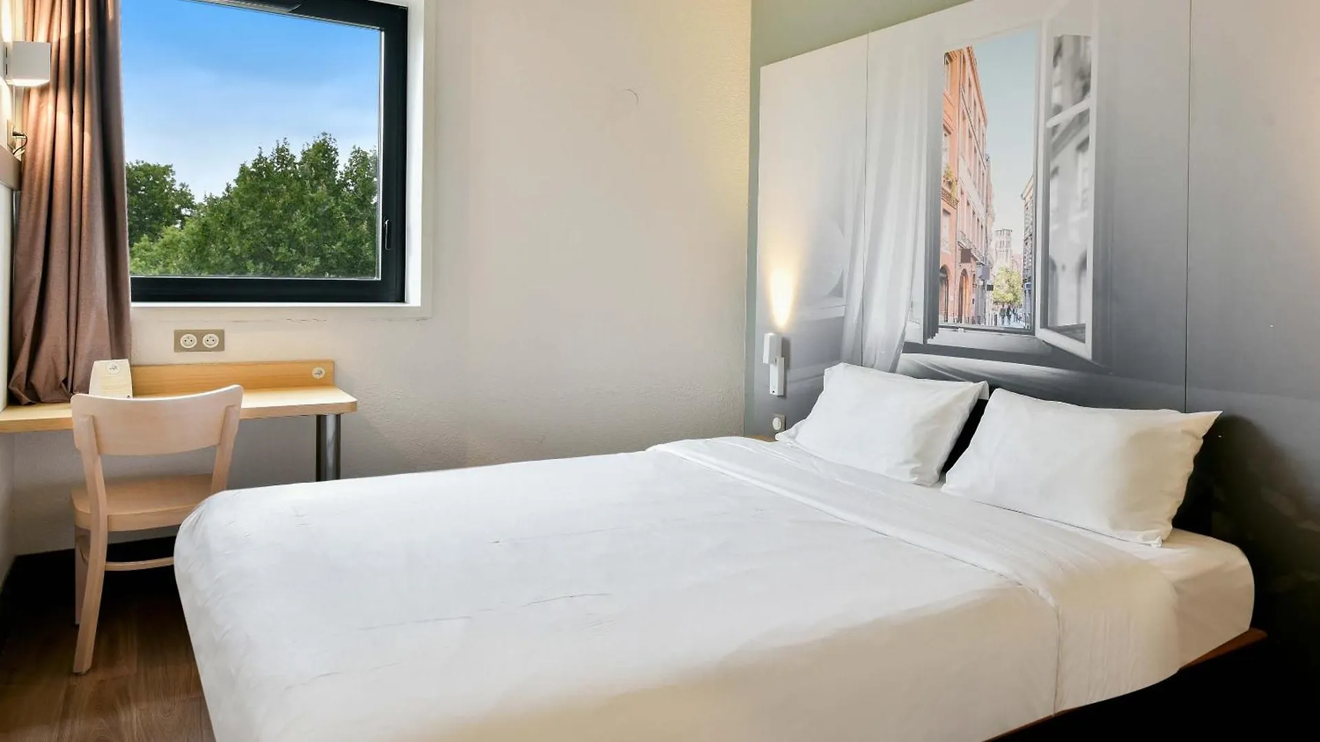 ***  B&B Hotel Toulouse Centre Canal Du Midi France