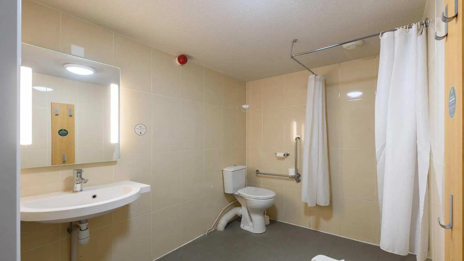 ***  B&B Hotel Toulouse Centre Canal Du Midi France
