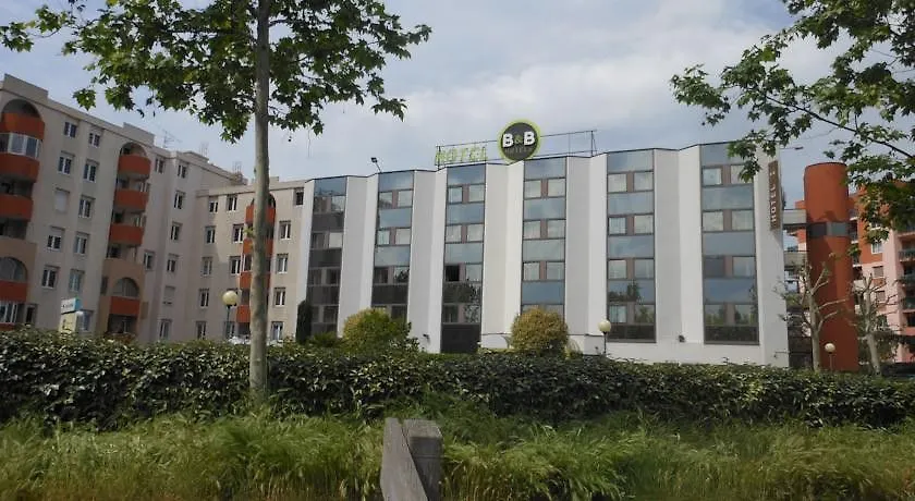 B&B HOTEL Toulouse Centre Canal du Midi France